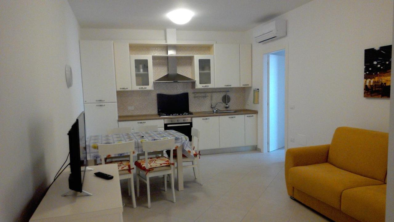 Verde Mare "Appartamenti Per Vacanze" Tortoreto ภายนอก รูปภาพ