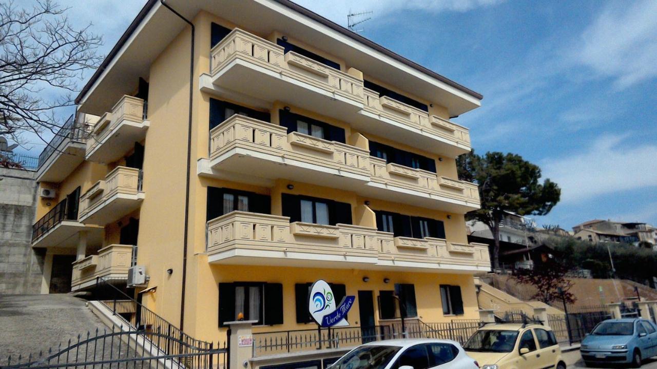 Verde Mare "Appartamenti Per Vacanze" Tortoreto ภายนอก รูปภาพ