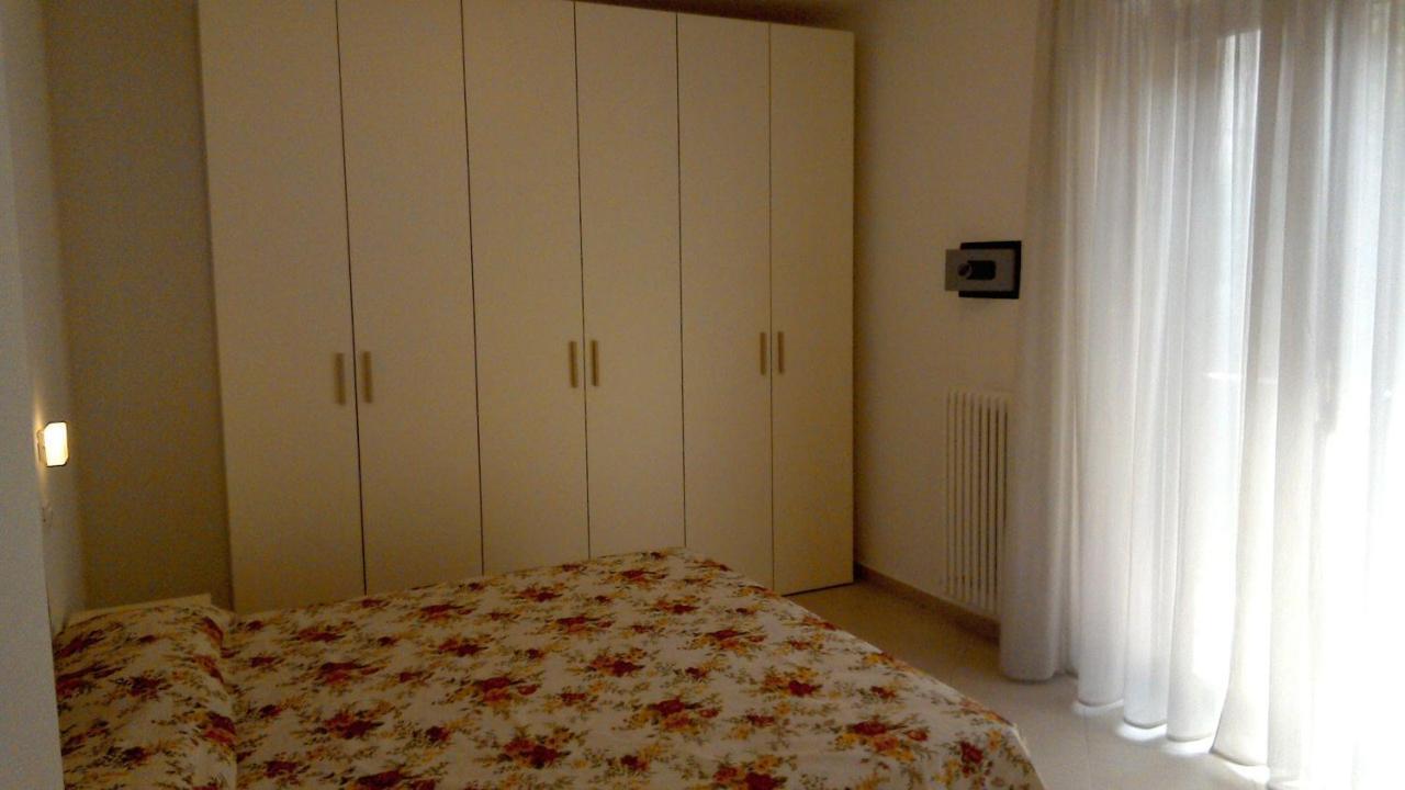Verde Mare "Appartamenti Per Vacanze" Tortoreto ภายนอก รูปภาพ