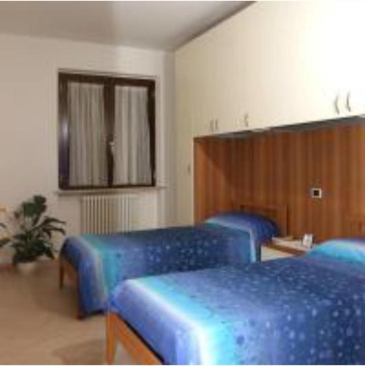 Verde Mare "Appartamenti Per Vacanze" Tortoreto ภายนอก รูปภาพ