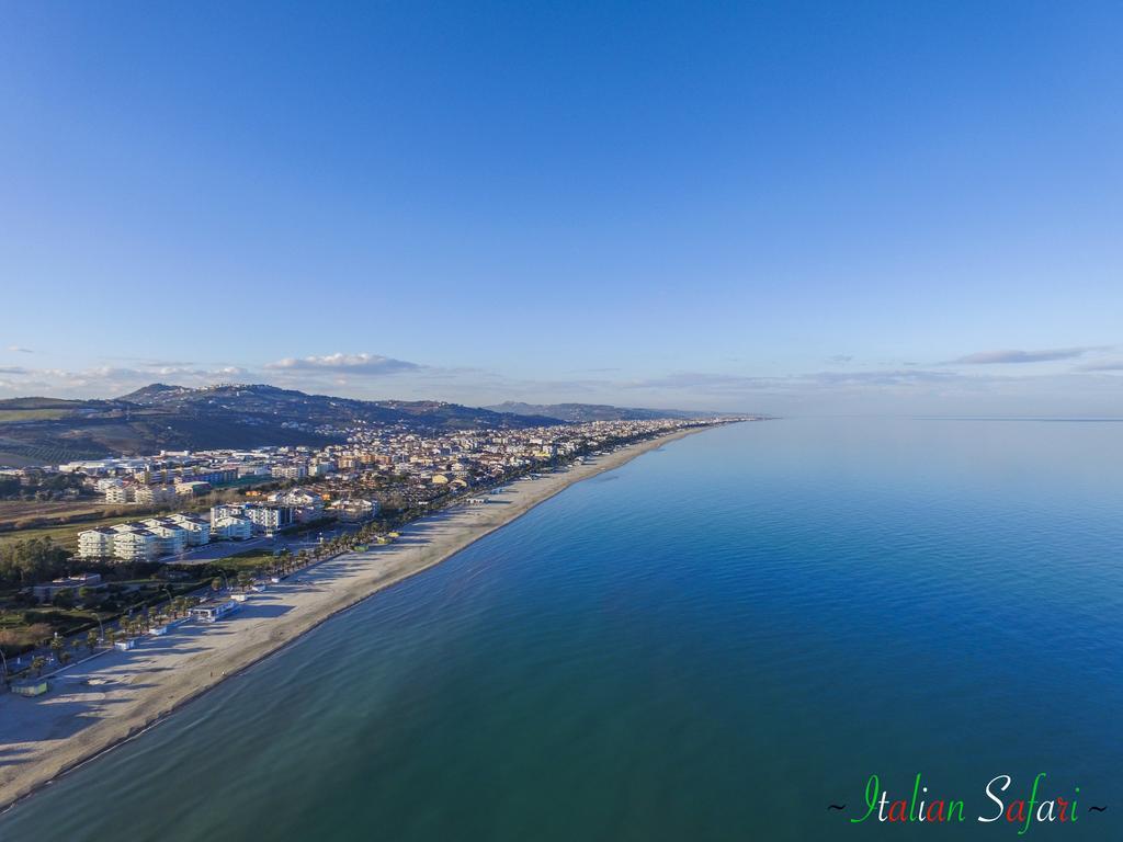 Verde Mare "Appartamenti Per Vacanze" Tortoreto ภายนอก รูปภาพ